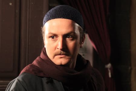 صورة غلاف مقالة جمال المنيّر ينهي تصوير دوره في "زمن البرغوت" ويستعد ل "العودة إلى الوطن"