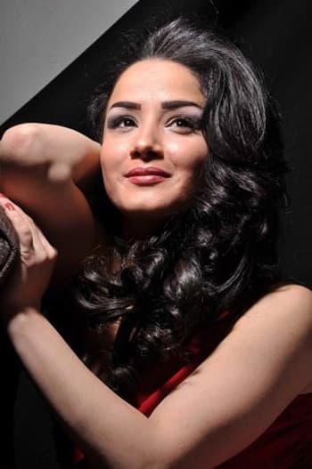 صورة غلاف مقالة رشا إبراهيم بين "قمر الشام" و"منبر الموتى"