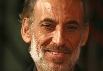 صورة غلاف مقالة بعد حملة تشهير عنيفة ضده... غسان مسعود: أشكر من شتمني