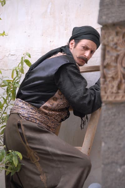 صورة غلاف مقالة بعد "تحسين" الشرير في "زمن البرغوت".. علاء الزعبي: شيخ جامع في "ياسمين عتيق"