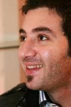 صورة غلاف مقالة "يامن الحجلي"في 2012... "يزن"، "أمير"، "عبده"، و"خلصِتْ"