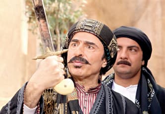 صورة غلاف مقالة رجال العزّ.. كاركتر مختلف لشخصية الزعيم