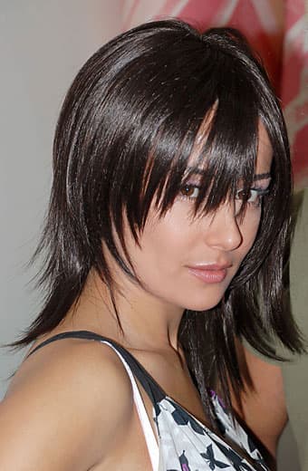 صورة غلاف مقالة كندة حنا: "لا أحد يستطيع التحكم بإرادة الشعب السوري"