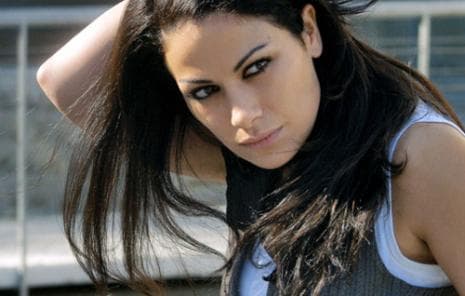 صورة غلاف مقالة صبا مبارك تحنّ إلى الديار