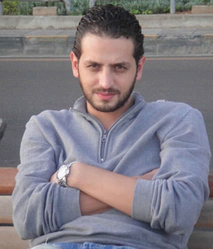 صورة غلاف مقالة علي سكر.. من العسل إلى البصل!