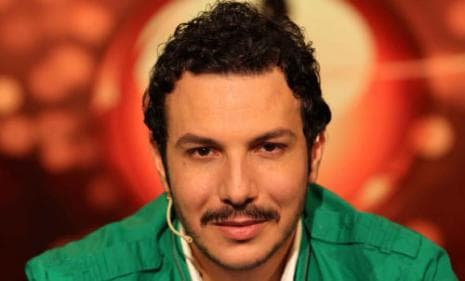 صورة غلاف مقالة باسل خياط لم يعتزل الفن