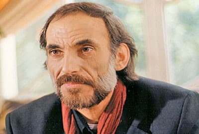 صورة غلاف مقالة غسان مسعود.. مواقف جريئة على الإخبارية السورية