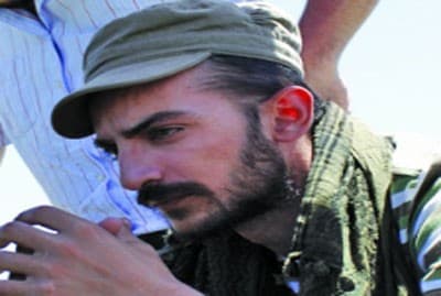 صورة غلاف مقالة "صديقي الأخير" يحول مدرسة إلى فرع للشرطة!