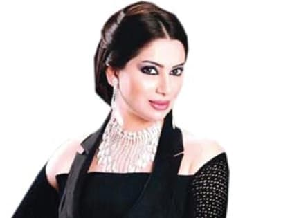 صورة غلاف مقالة رنا أبيض تتبرأ من الحساب الذي يحمل اسمها على FaceBook