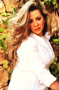 صورة غلاف مقالة ردينة ثابت تشيد بالليث حجو وبالمؤسسة!