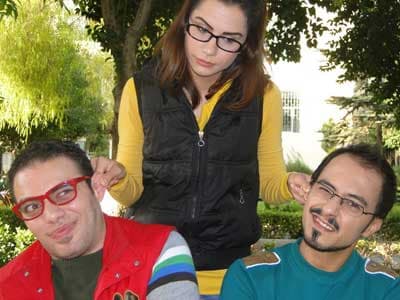 صورة غلاف مقالة (روزنامة) ..هموم وقضايا الشباب الجامعي في دائرة الضوء