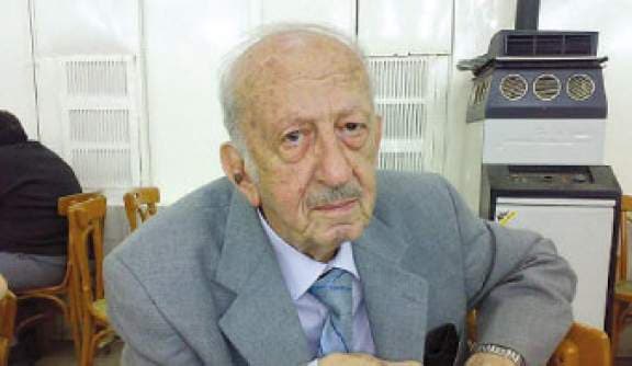 صورة غلاف مقالة رحل صميم الشريف الموسيقا والأغنية والقصة...أعطى الموسيقا العربية حياته وعشقه وأعطته الرحيل الحزين