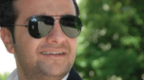 صورة غلاف مقالة كاتب وممثل في «فتت لعبت»...طلال مارديني: دراما الشباب اعتلت هرم السوق الدرامي