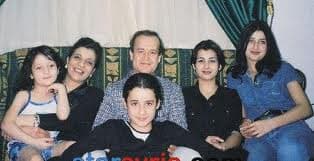 صورة غلاف مقالة هاني السعدي يعتد ببناته ويعتبر زوجته هدية من السماء