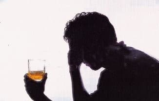 صورة غلاف مقالة في يومهم الدراسي الأول..طلاب أميركيون يطردون بسبب الكحول