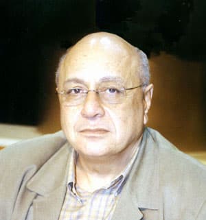 صورة غلاف مقالة سيد حجاب "القنوات الفضائية العربية منصات لإطلاق قنابل محو الذاكرة والعقل"..