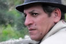 صورة غلاف مقالة حكمت داوود يتساءَل: لماذا نسخّف من رموزنا؟