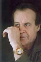 صورة غلاف مقالة هاني السعدي يعود بمجموعة من الأعمال