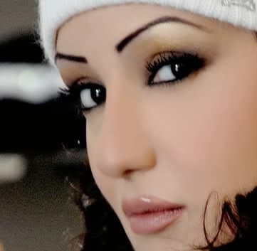 صورة غلاف مقالة دينا هارون في زحمة أعمالها الأربعة