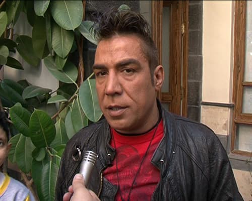 صورة غلاف مقالة أيمن رضا "صايع ضايع" على كاميرا بوسطة