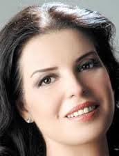 صورة غلاف مقالة الفنانون والصحفيون.. لعبة القط والفأر