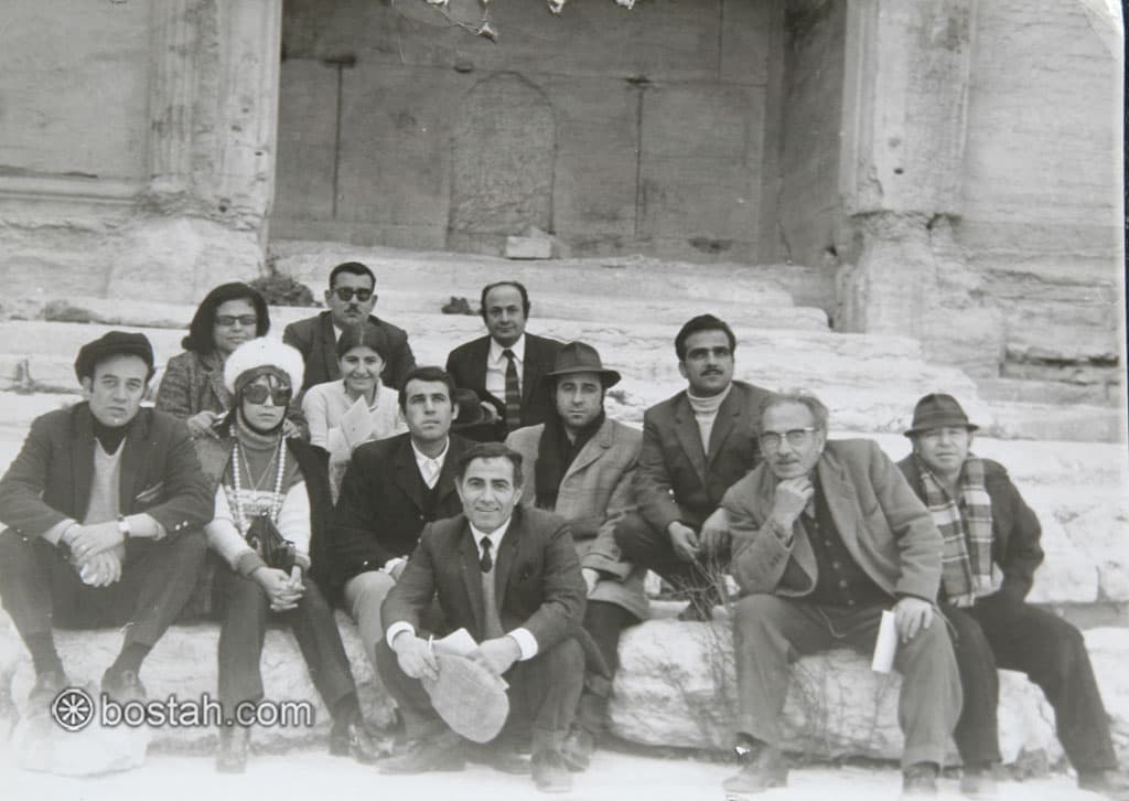 السبعينيات، في تدمر أثناء التحضيرات لمسرحية الخطى التي تنحدر (إخراج علي عقلة عرسان)