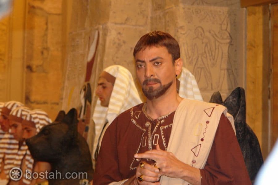 الصور الأولى للفنان فتحي عبد الوهاب من مسلسل كليو باترا