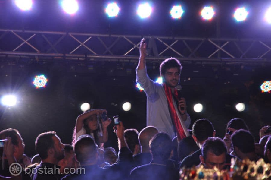 الجماهير تحتفي بناصيف زيتون