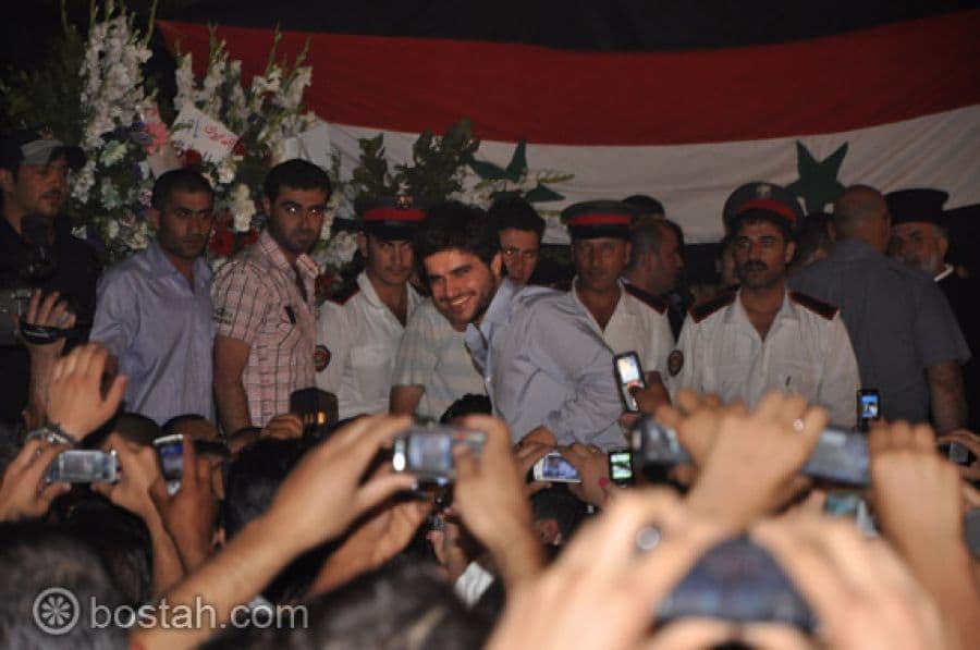 الجماهير تحتفي بناصيف زيتون