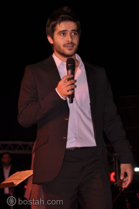 الجماهير تحتفي بناصيف زيتون