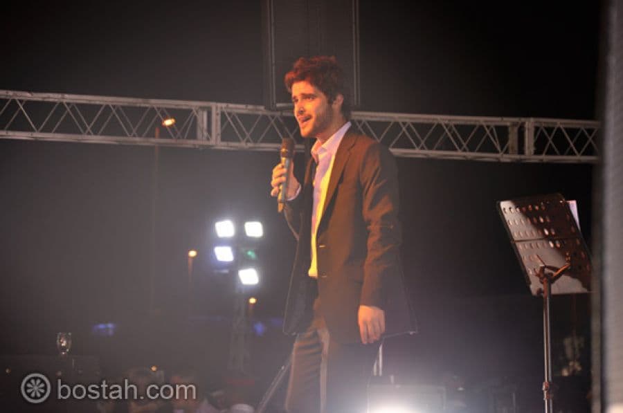 الجماهير تحتفي بناصيف زيتون