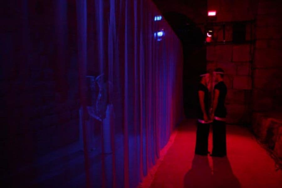 صور من مسرحية ألف مبروك