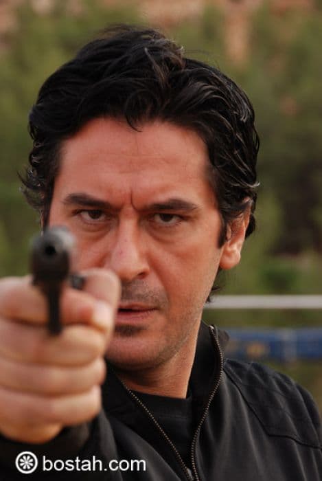 "سقوط الأقنعة" في ألبوم جديد على بوسطة