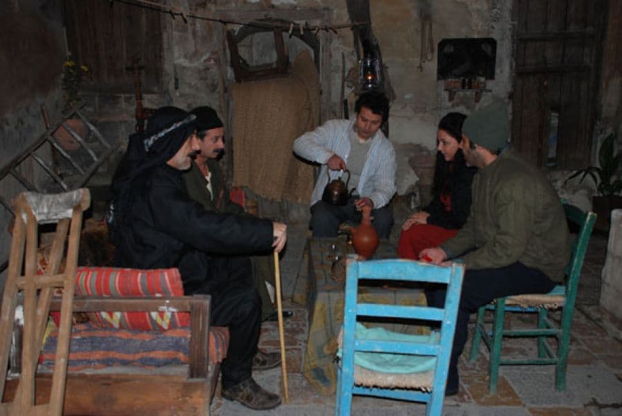 الصور الاولى ل "المصابيح الزرق" في ألبوم على بوسطة