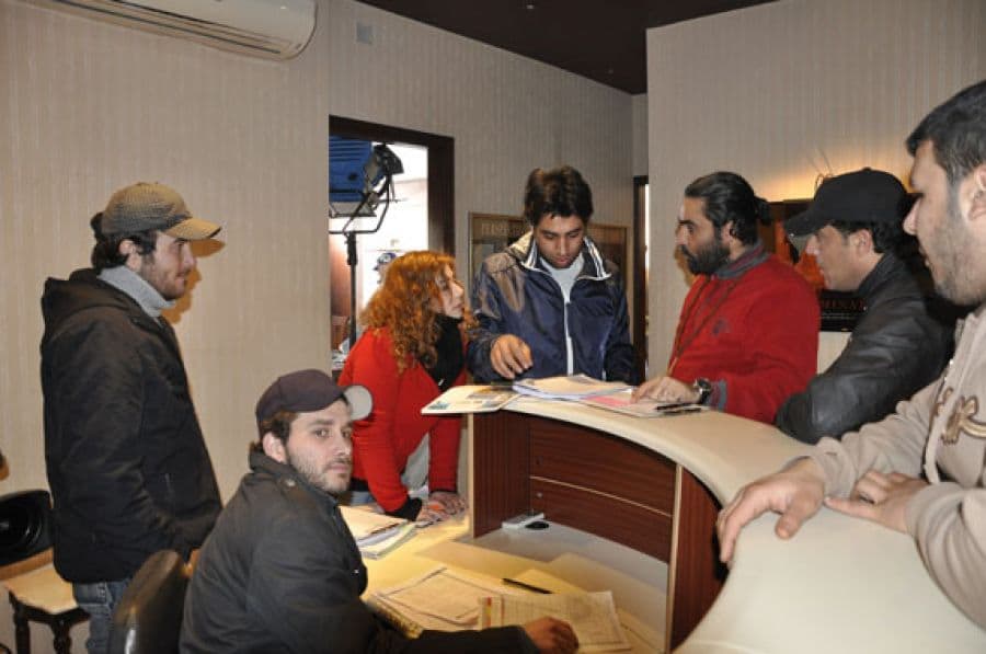 أيمن ونسرين وأدهم.. نجوم "سيت كاز" في ألبوم جديد على بوسطة