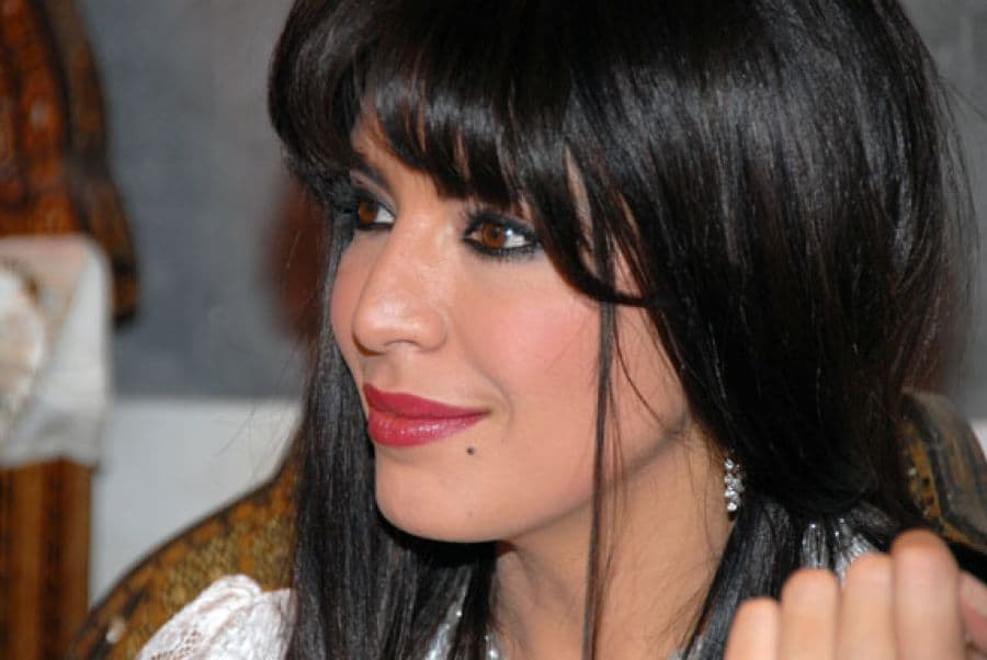 أمل بوشوشة ترتدي "الملاية الشاميّة"... في ألبوم صور خاص على "بوسطة"