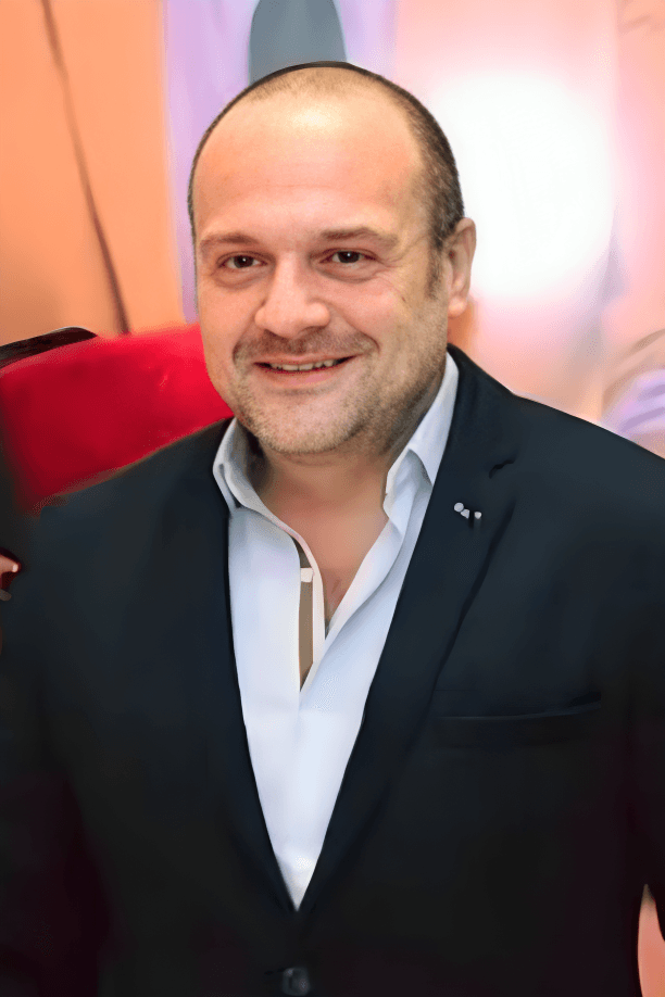 صورة پروفايل "عادل حقي"