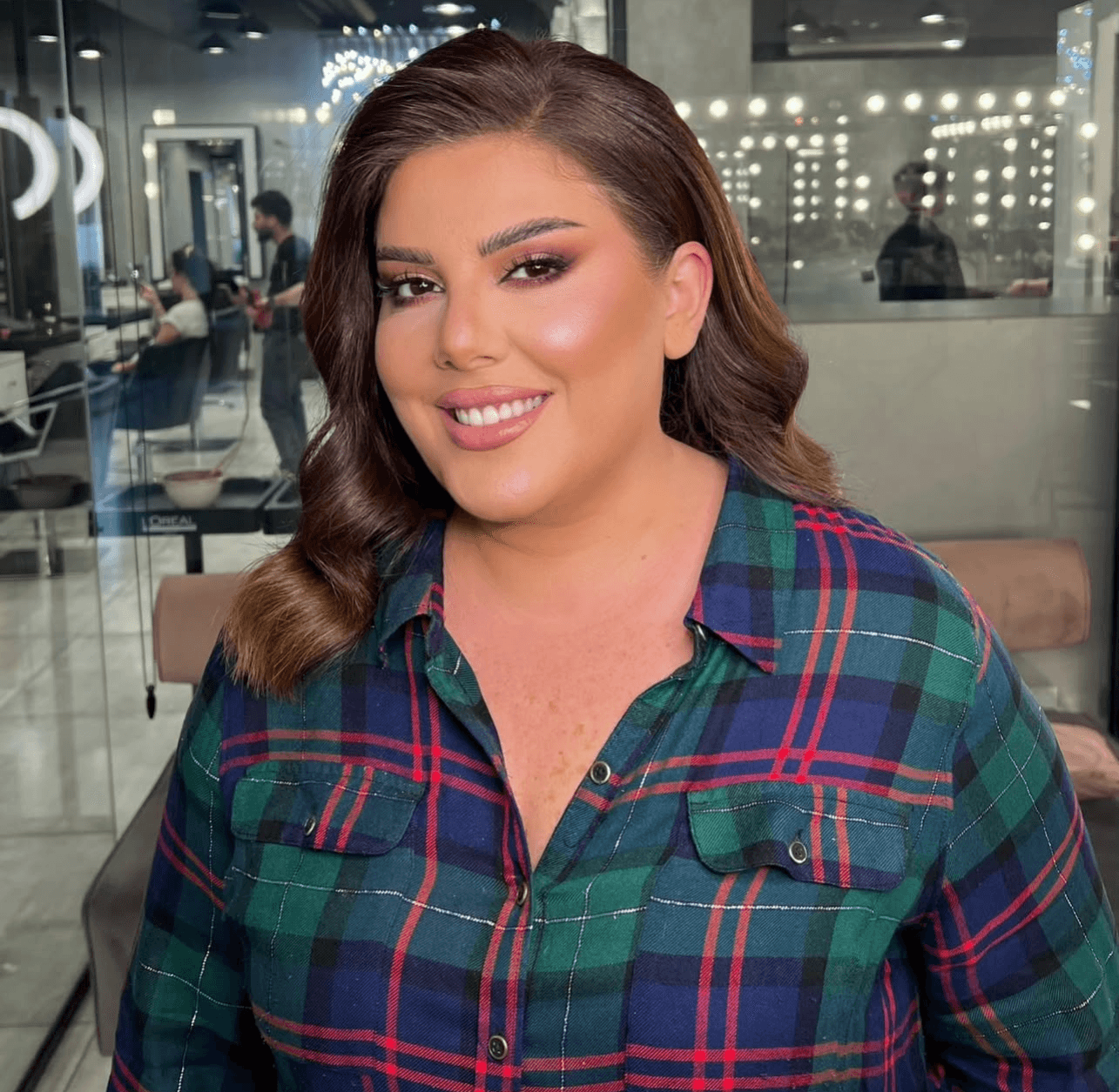 صورة غلاف مقالة أول ظهور رسمي للثنائي… ليندا بيطار وعدنان فتح الله بالفستان الأبيض