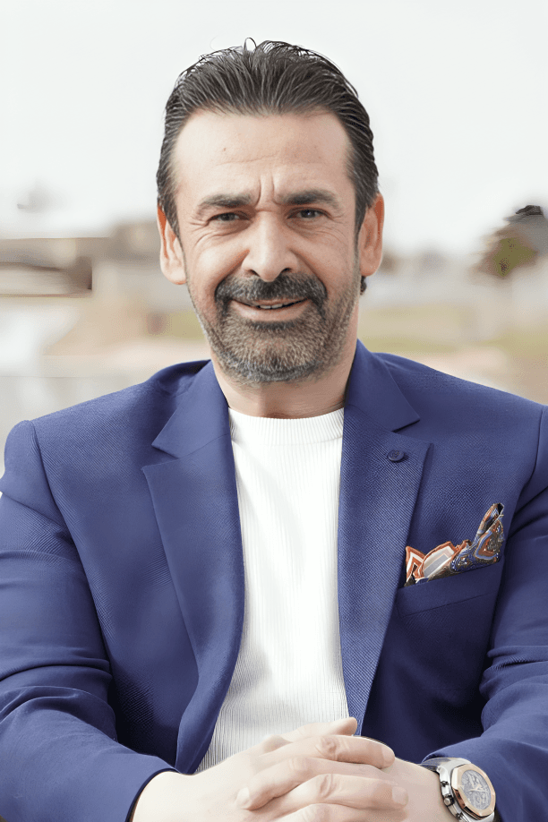 صورة پروفايل "كريم عبد العزيز"