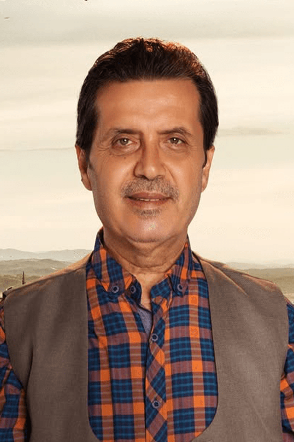 صورة شخصيّة مدحت