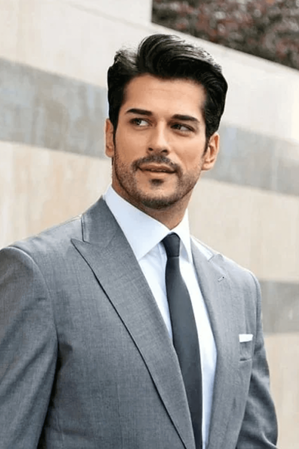 صورة پروفايل "بوراك أوزتشيفيت"