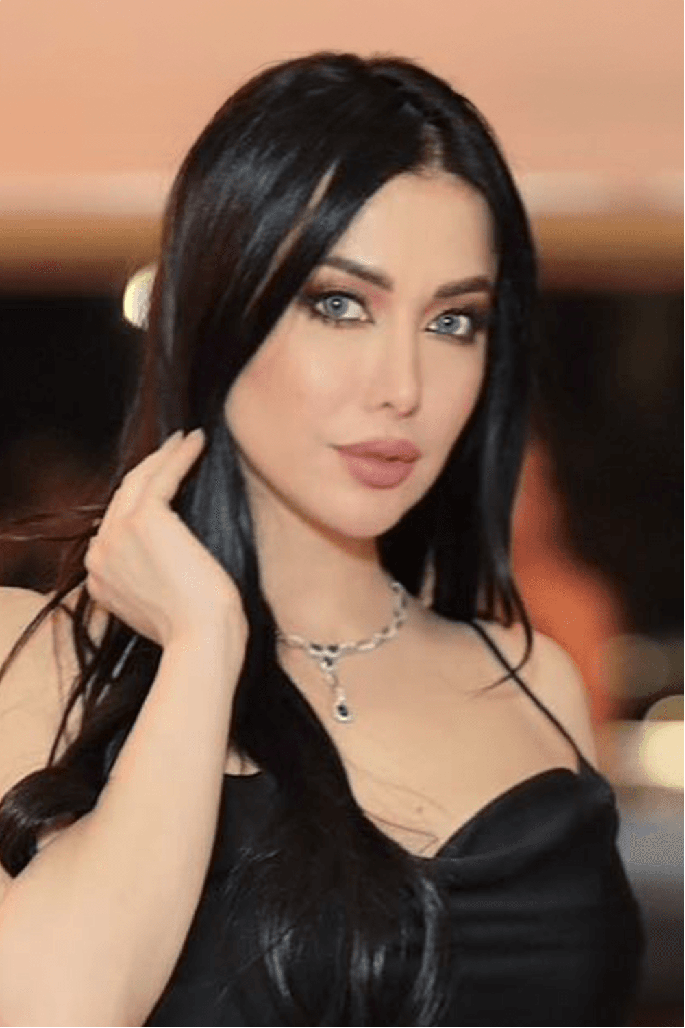 صورة پروفايل "مديحة كنيفاتي"