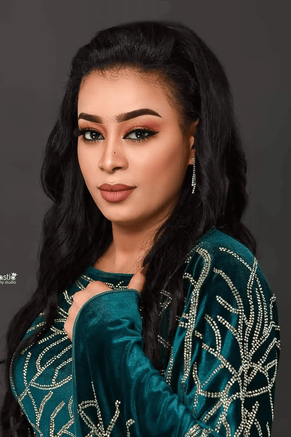 صورة پروفايل "إيمان الشريف"