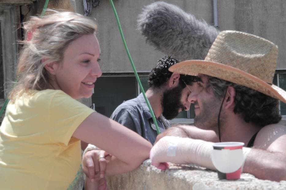 "روزنامة" يجمع بين رامي كوسا وندين تحسين بيك في تجربتها الإخراجية الأولى