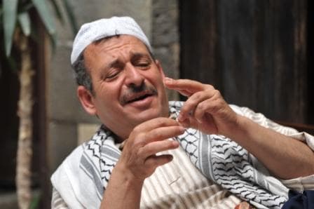 "تنكة" في "باب الحارة" قد يحول دون انضمام جمال العلي إلى "حقائب"