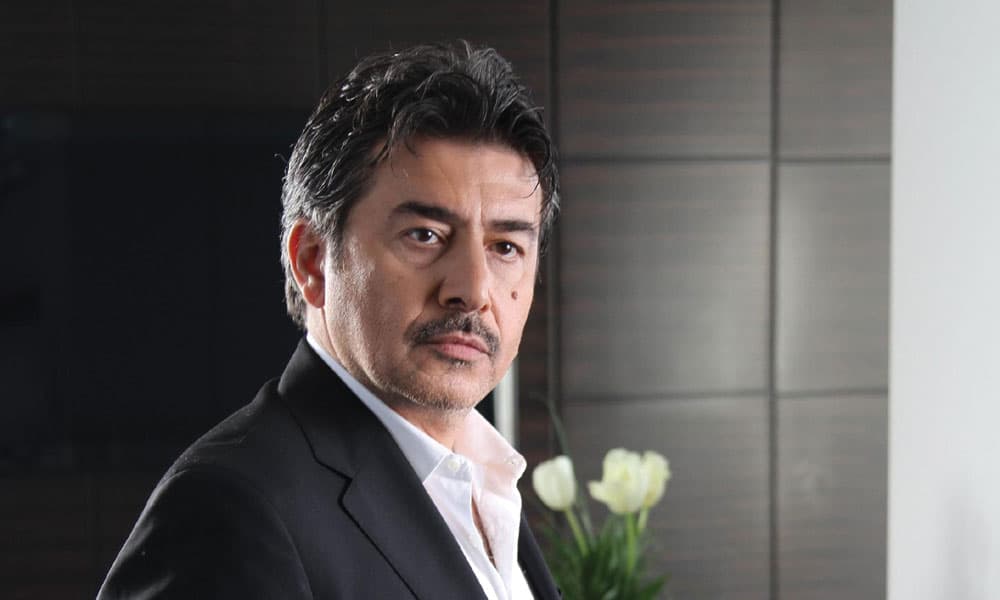 صورة غلاف مقالة عابد فهد في "بروفا" و"دقيقة صمت" بعد رمضان