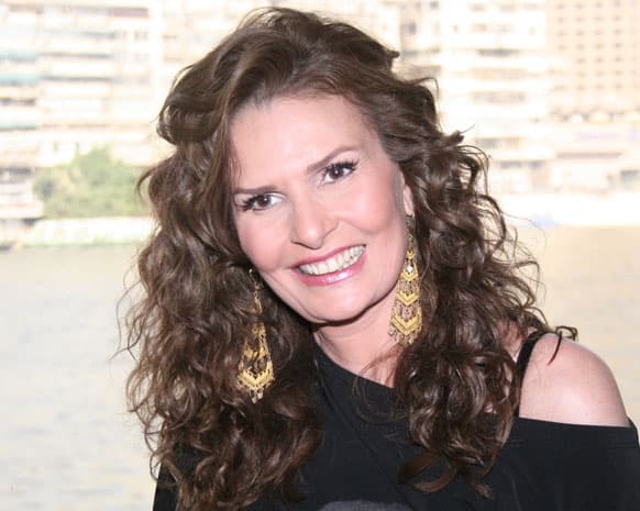 صورة غلاف مقالة بعد تعطشها للسينما...يسرا تعتذر عن "ريجاتا"