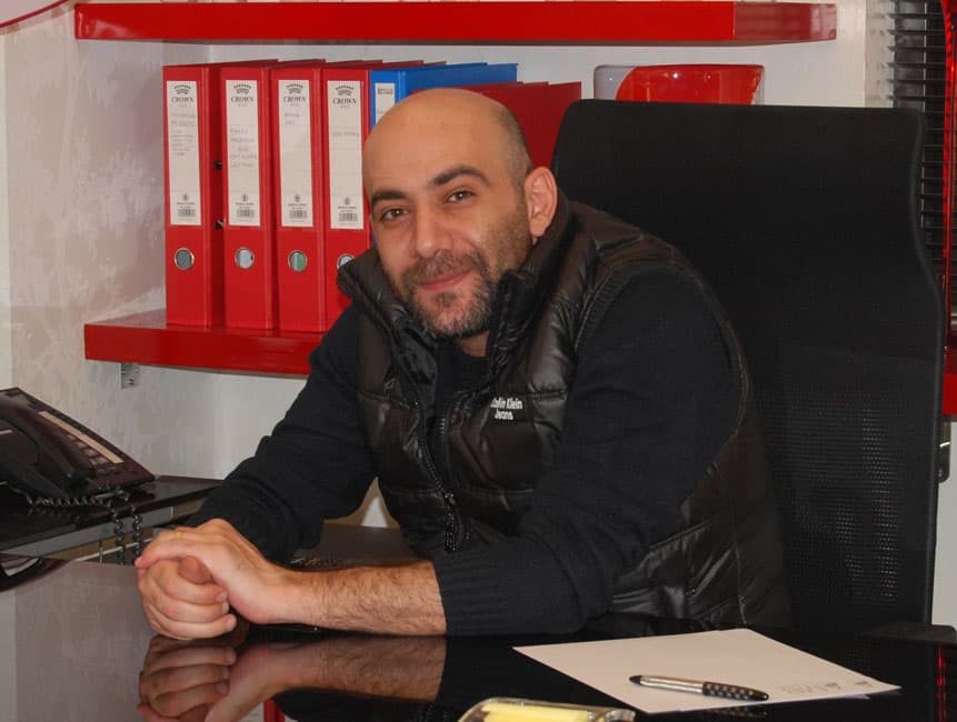 بلال شحادات يردّ متأخراًعلى تصريحات سامر برقاوي .. ويكتب "حبل سري"