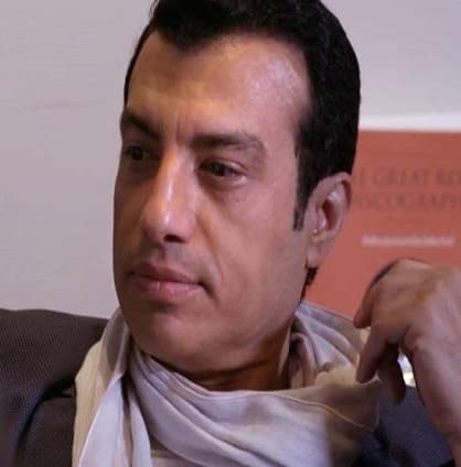 صورة غلاف مقالة والدة إيهاب توفيق إلى مثواها الأخير