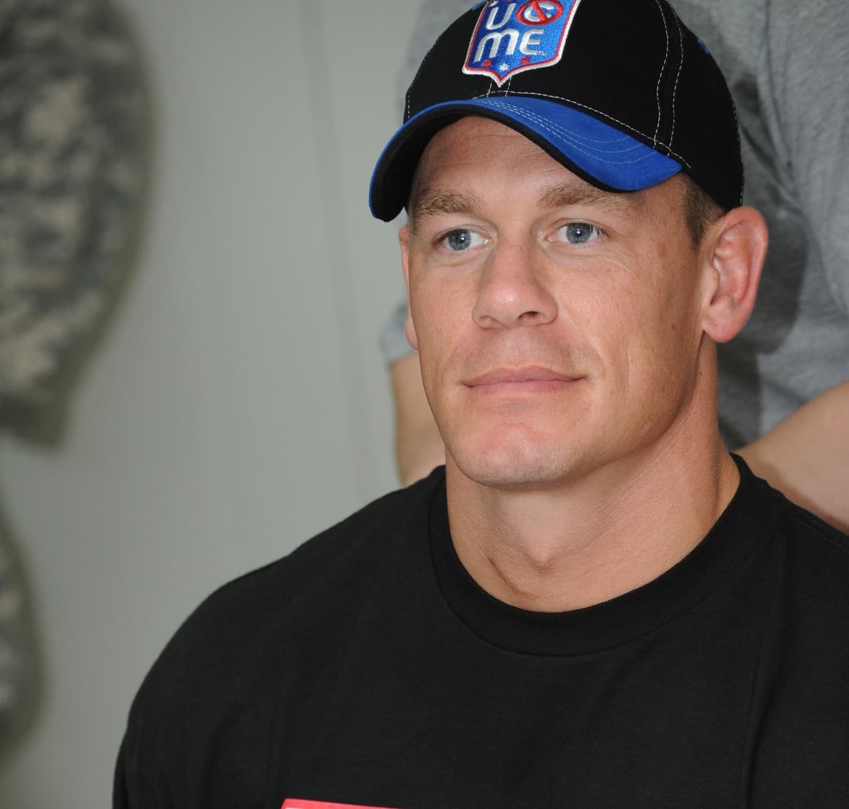 صورة غلاف مقالة جون سينا يجسد لعبة فيديو على أرض الواقع